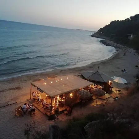 Lluna Bara Tatil Evi